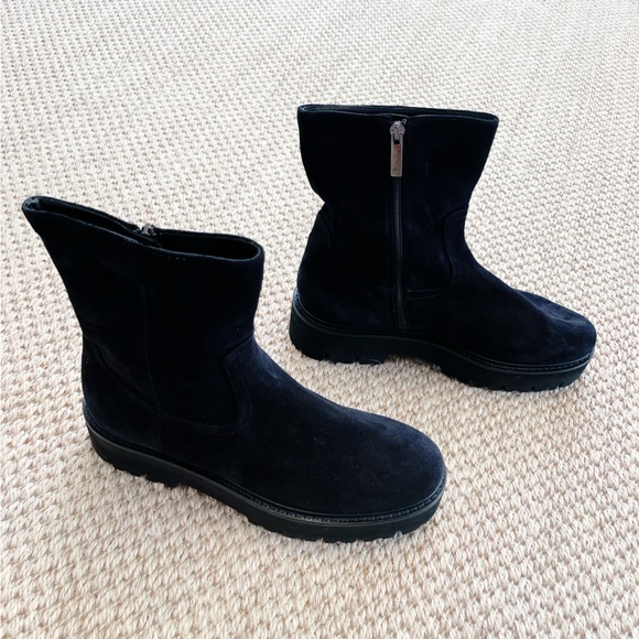 Aquatalia Saundra Black Suede Platform Ankle Boots 9 Waterproof WORN ONCE - Picture 6 of 8